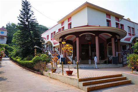 prasanthi nilayam accommodation online